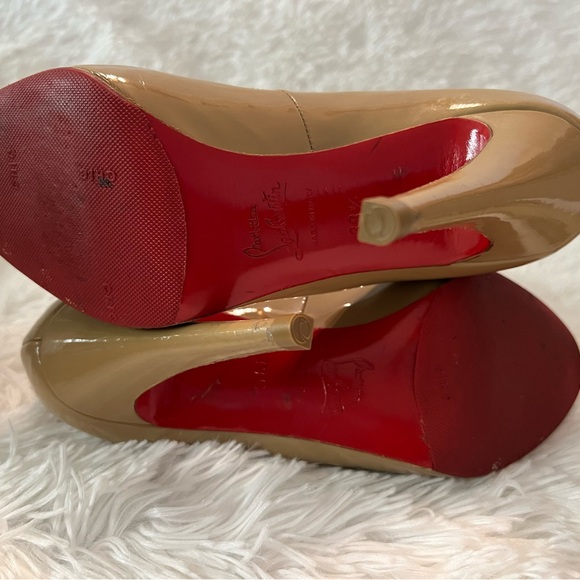 Christian Louboutin Decollete Patent Leather Heels/Pumps - Picture 7 of 16